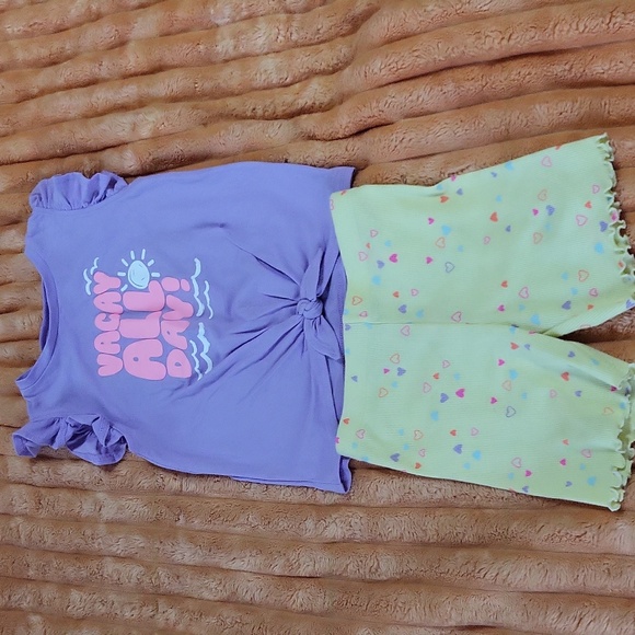 Garanimals Other - Garanimals Set with Heart Print